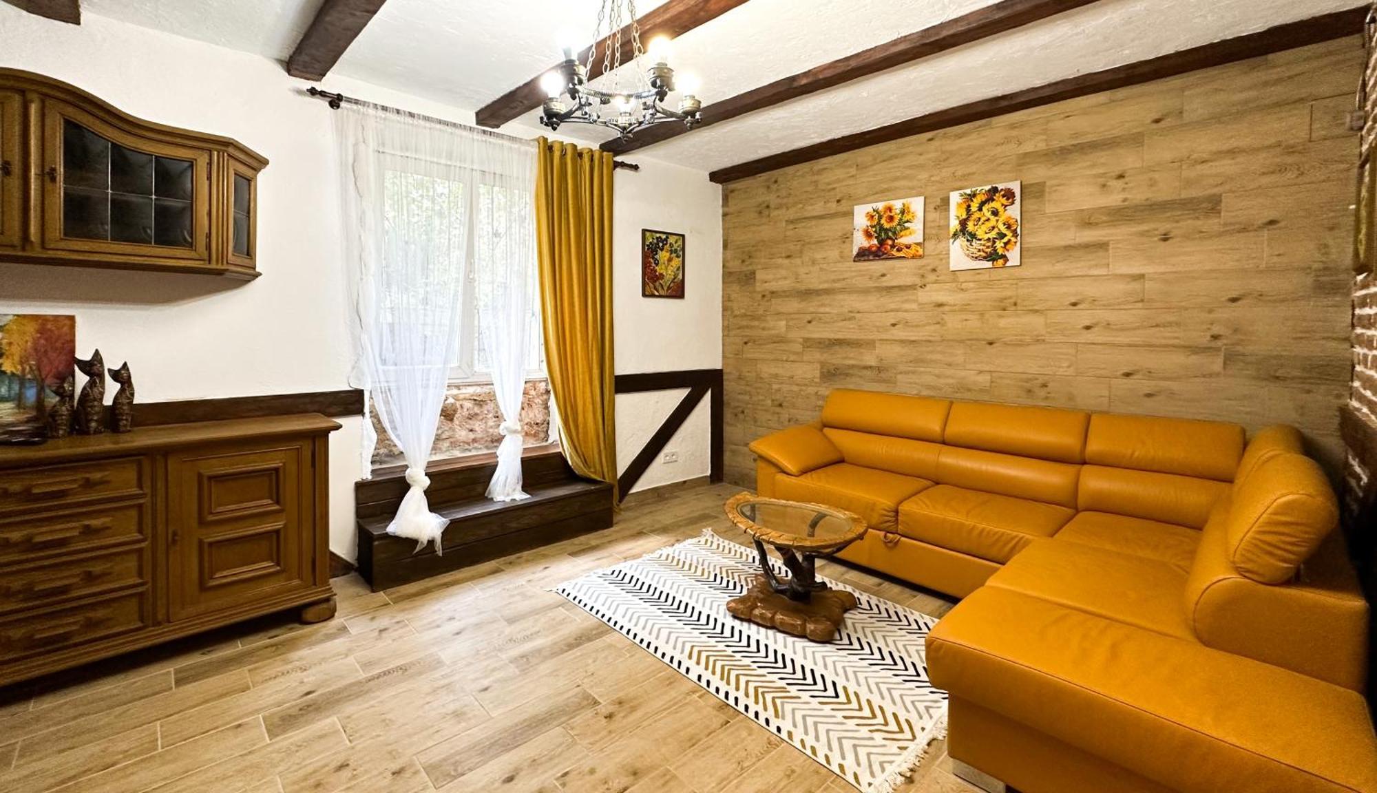 Cozy In The Centre Apartment